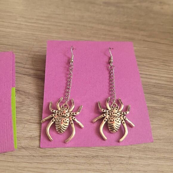 Pack of 3 handmade silver gothic earrings crow skull spider and skeleton hand nw - Picture 3 of 8